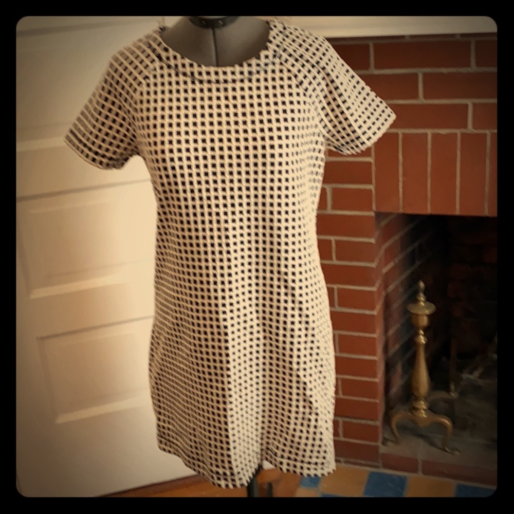 Lou & grey mod style short sleeve shift dress